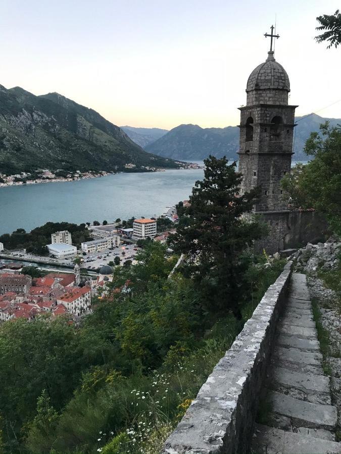 Romantic Rooftop View Hideaway- Old Town Nr 404 Cattaro Esterno foto